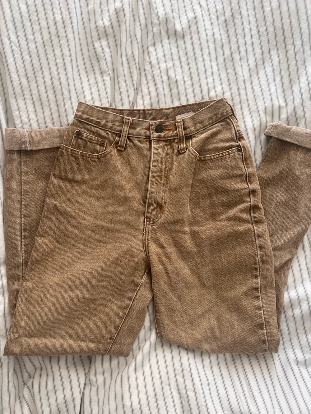 Women’s Straight Leg Jeans in Light Brown